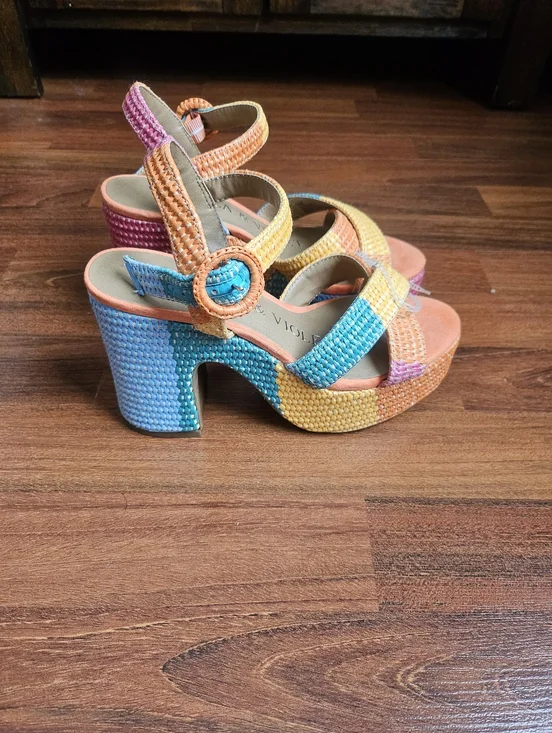 NWOT Chelsea And Violet 6.5 Platform Sandals Colorblock - Picture 3 of 7